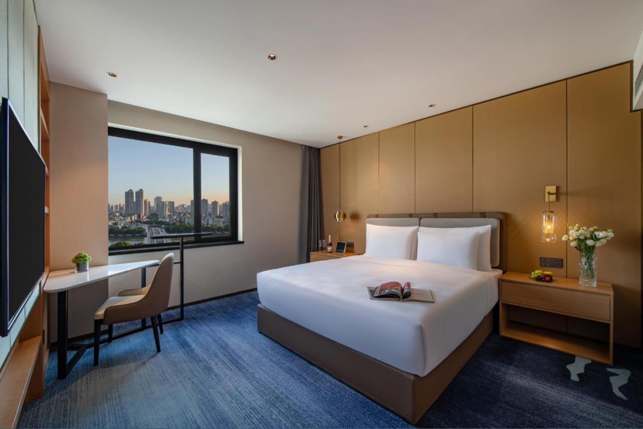 Guangzhou Hotel - Free Shuttle Bus To Exhibition Center During Canton Fair Period エクステリア 写真