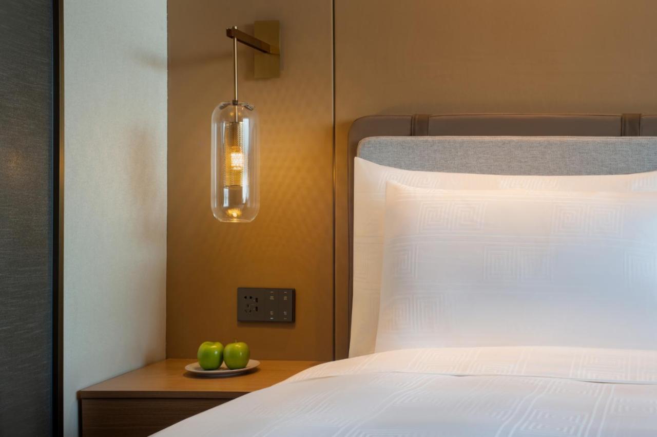 Guangzhou Hotel - Free Shuttle Bus To Exhibition Center During Canton Fair Period エクステリア 写真