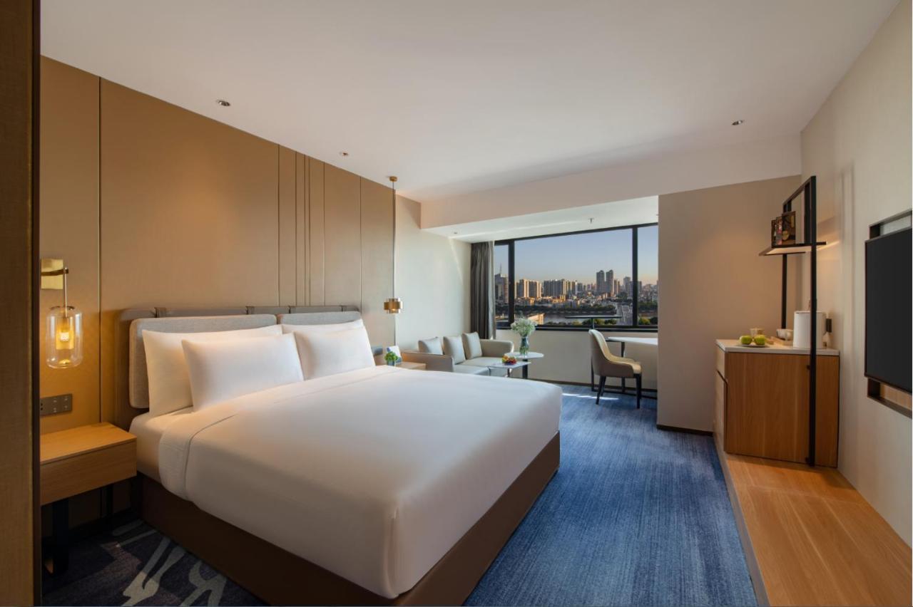 Guangzhou Hotel - Free Shuttle Bus To Exhibition Center During Canton Fair Period エクステリア 写真