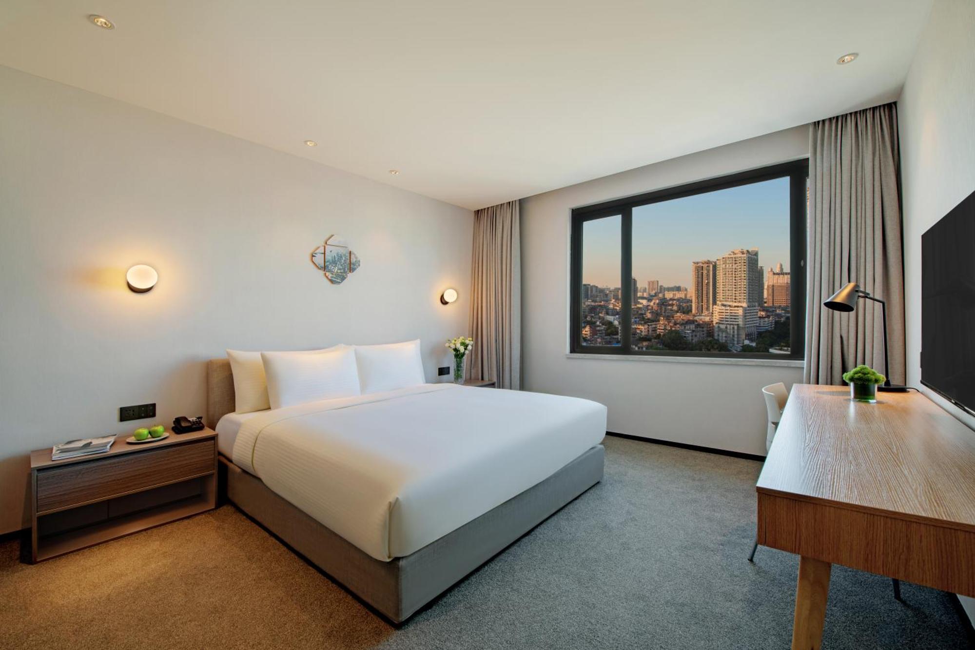 Guangzhou Hotel - Free Shuttle Bus To Exhibition Center During Canton Fair Period エクステリア 写真